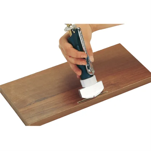 Tryska pro lepení lamelových spojů