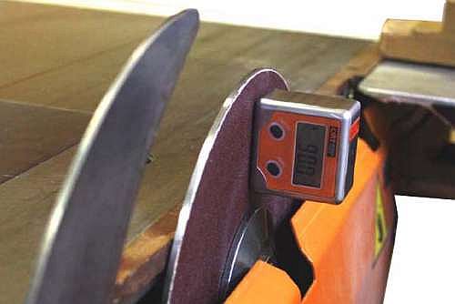 Digitální úhloměr IGM na kotouči