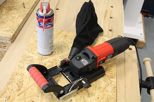 Lamelovací frézka IGM Fachmann MJS104K - promazání