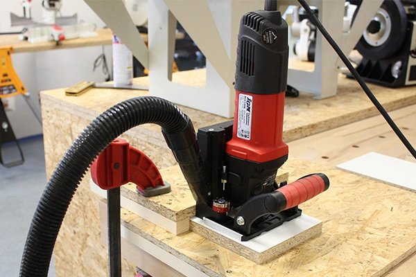 Lamelovací frézka IGM Fachmann MJS104K - odsávání