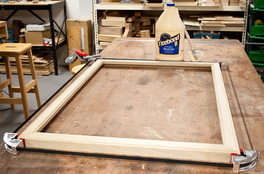 Výroba obrazových rámů - Stažení svorkou