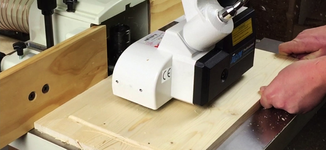 Jak vyrobit kuchyňská dvířka z masivu