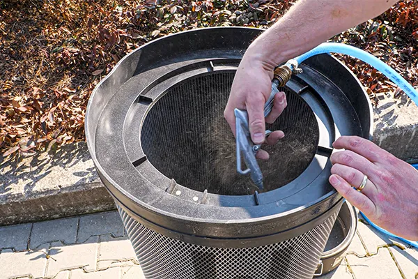 čištění filtru odsavače pilin a prachu vzduchovou pistolí